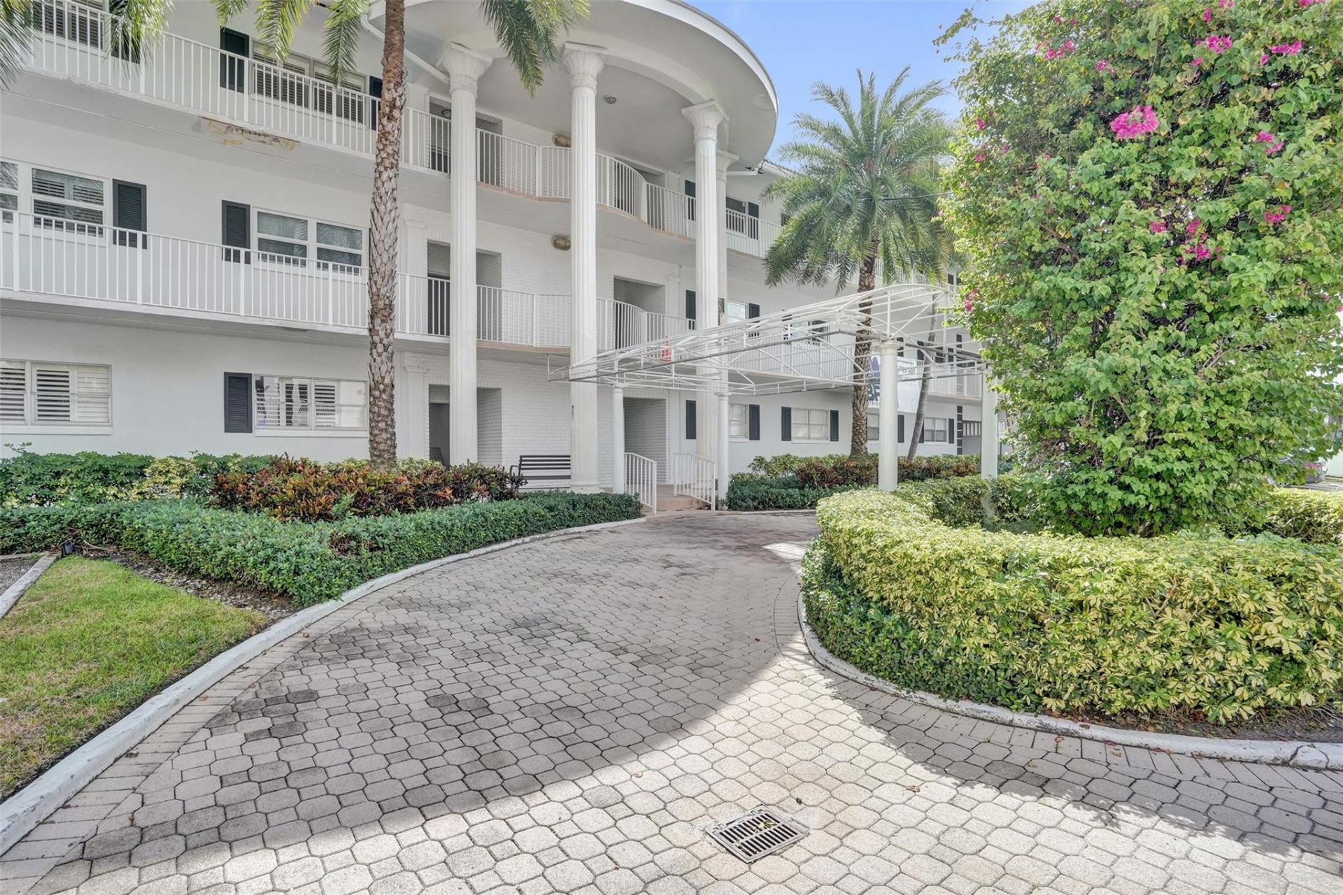 3090 NE 48th Street, Unit 316, Fort Lauderdale, FL 33308 Photo