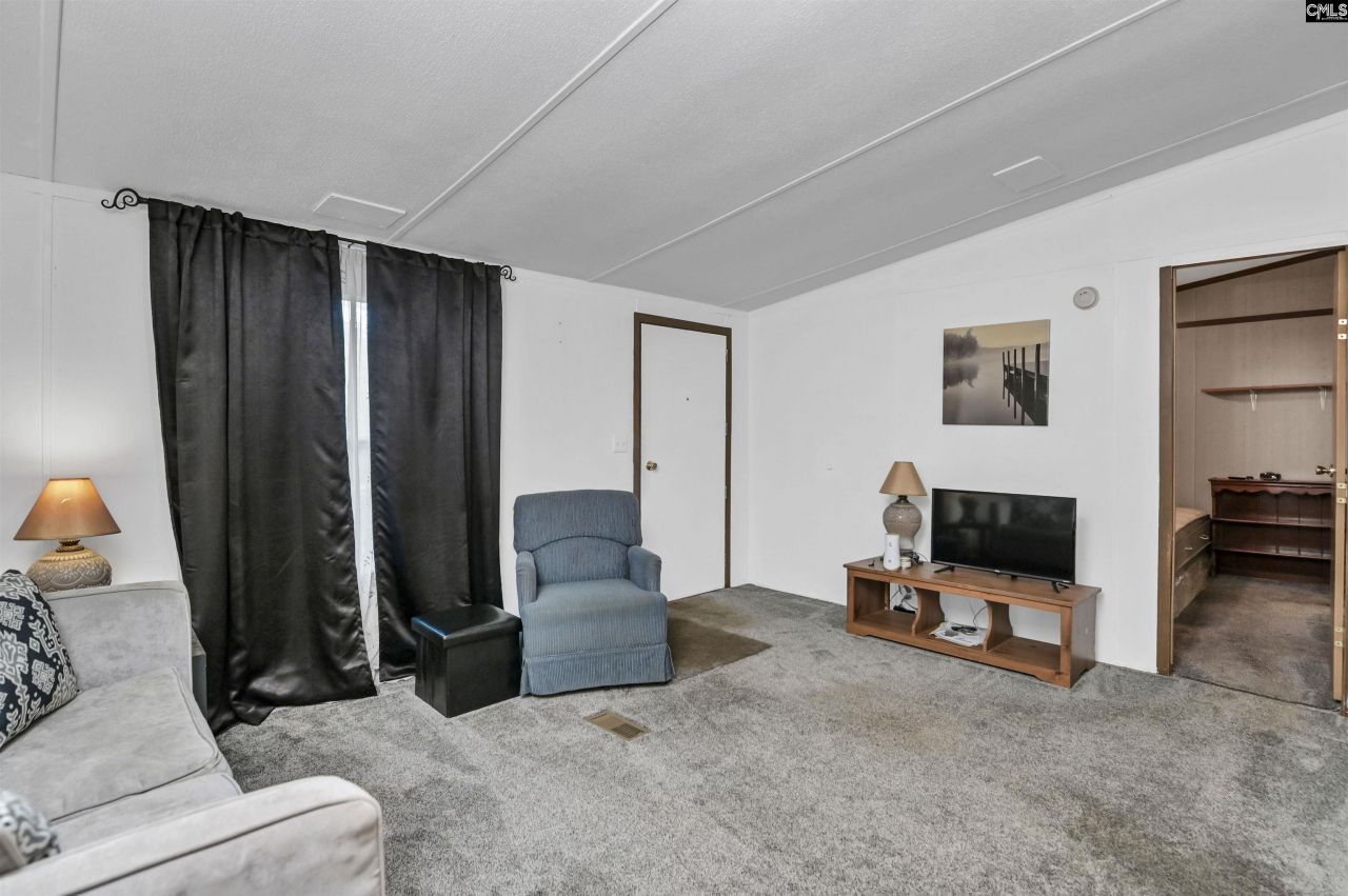 250 Diana Road Photo 11