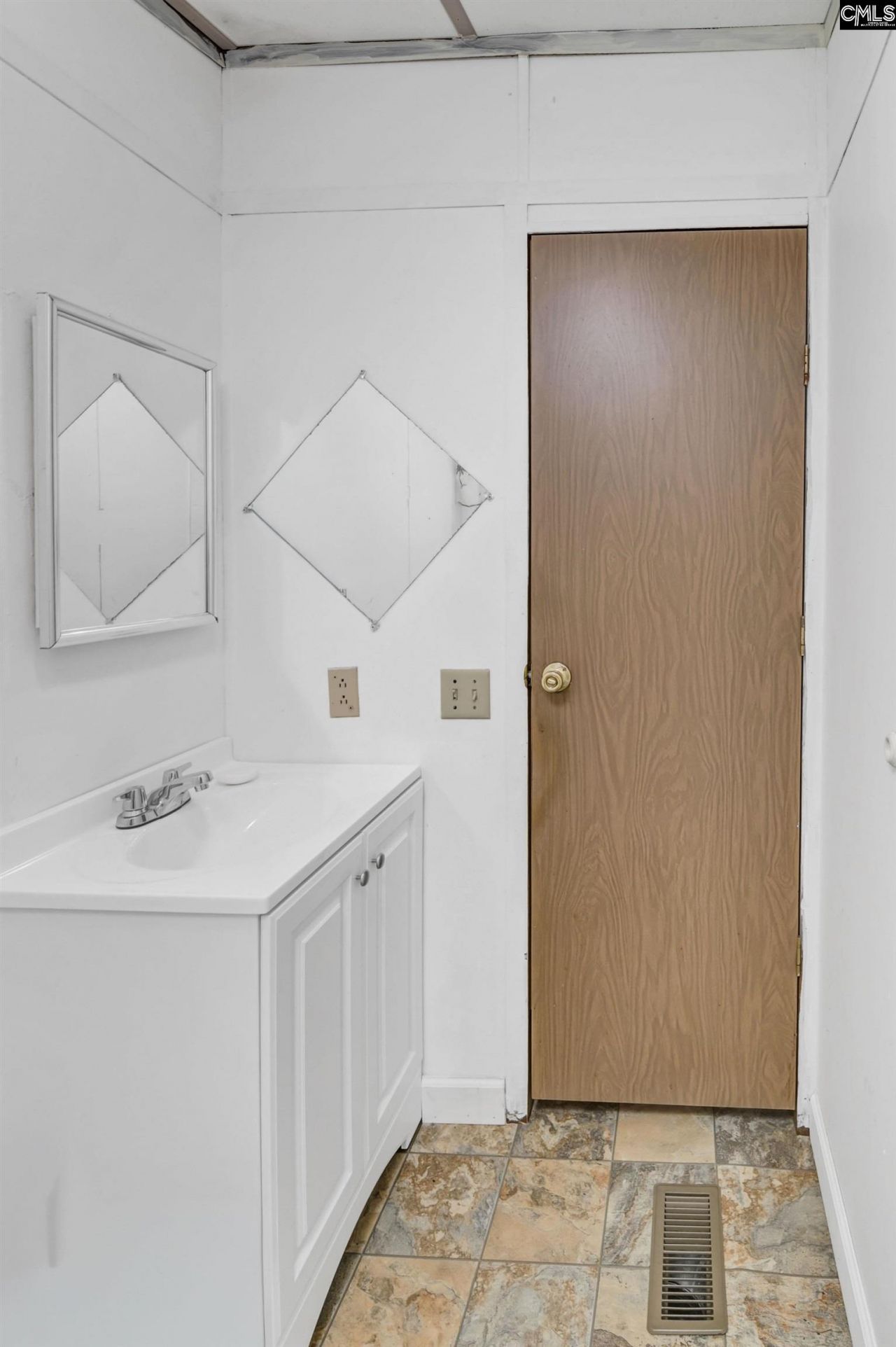 250 Diana Road Photo 22