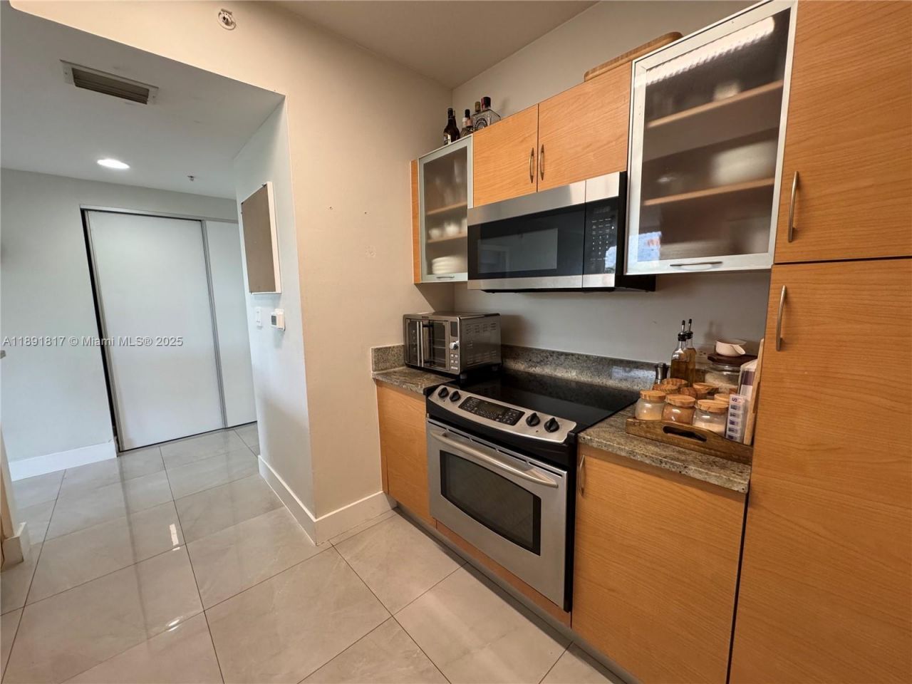 2775 NE 187th St, Unit 318, Aventura, FL 33180 Photo