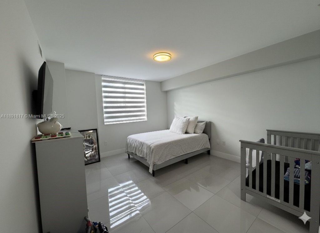 2775 NE 187th St, Unit 318, Aventura, FL 33180 Photo