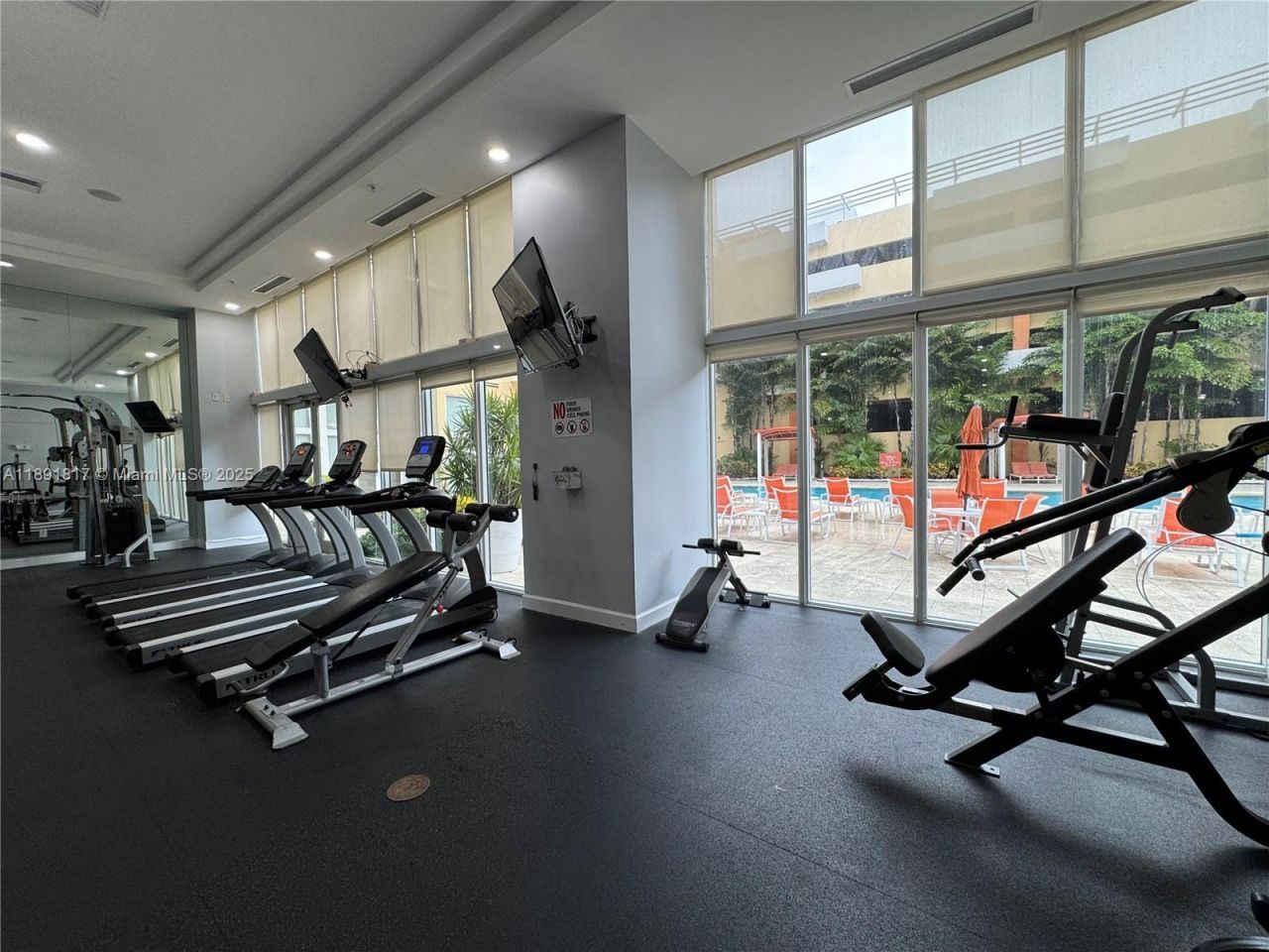 2775 NE 187th St, Unit 318, Aventura, FL 33180 Photo