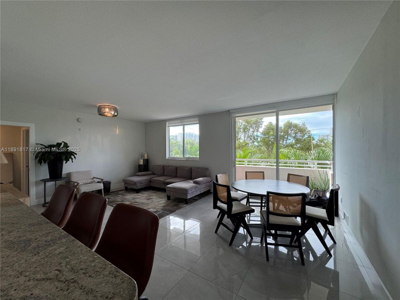 2775 NE 187th St, Unit 318, Aventura, FL 33180 Photo