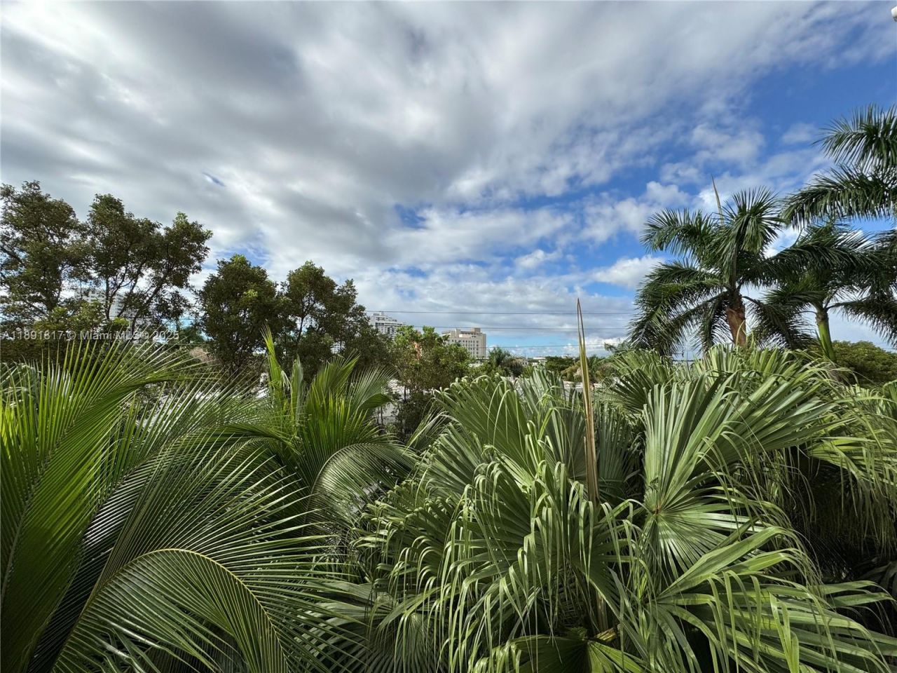 2775 NE 187th St, Unit 318, Aventura, FL 33180 Photo