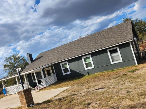 1071 S Stevens Rd, Somerset, TX 78069