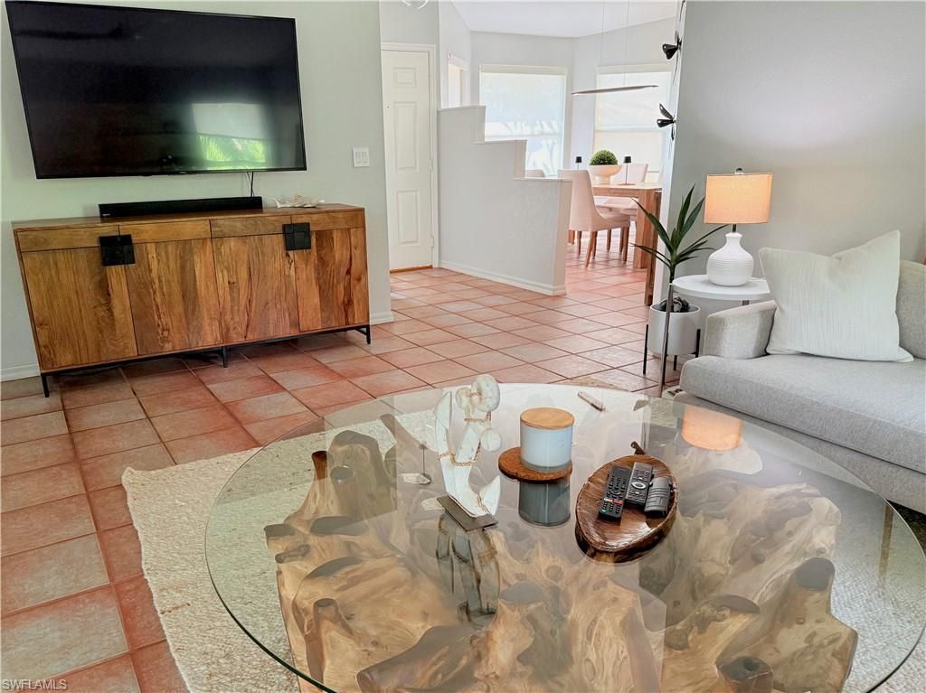 337 Emerald Bay Cir, Unit U1, Naples, FL 34110 Photo