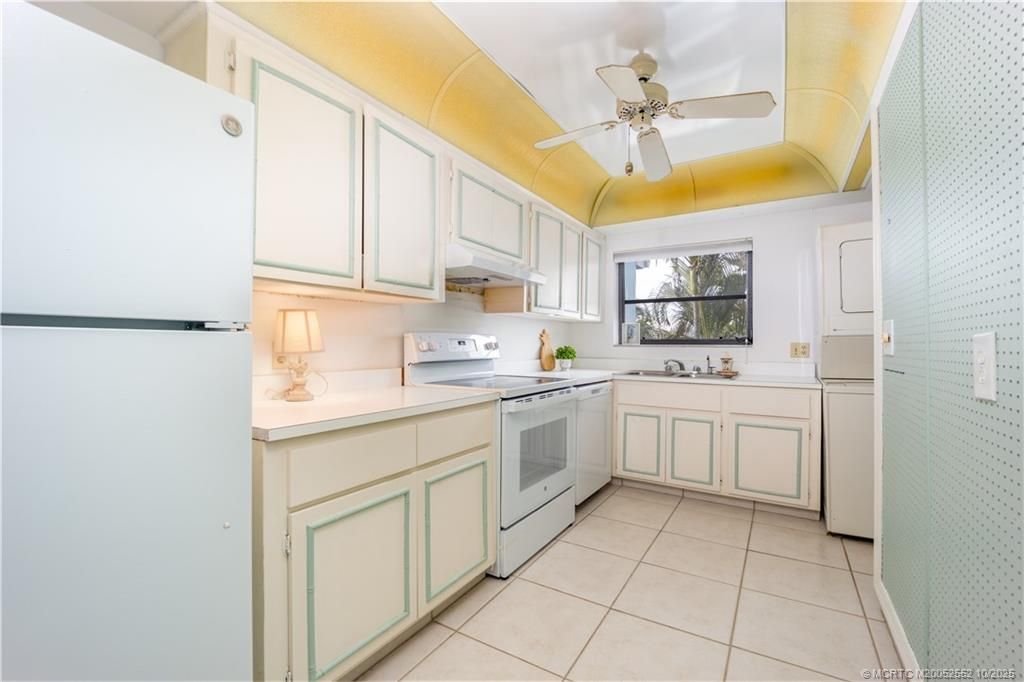 3901 SE Saint Lucie Boulevard, Unit B14, Stuart, FL 34997 Photo