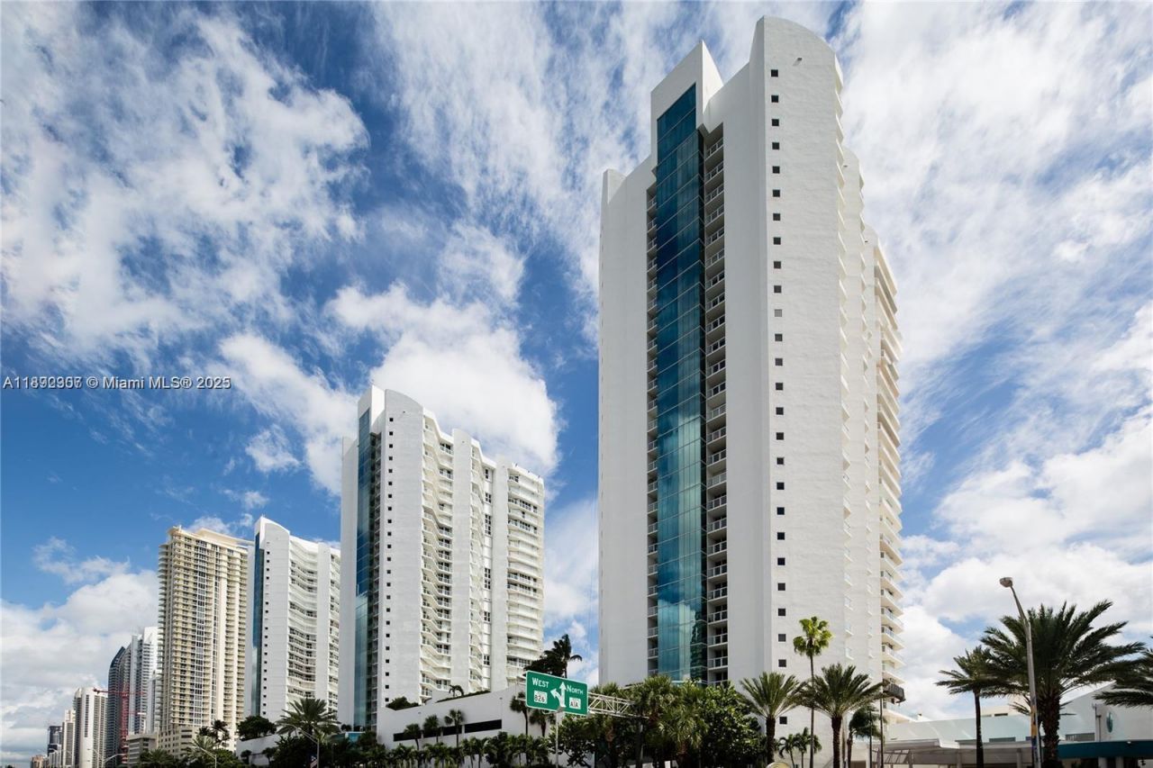 16425 Collins Ave, Unit 512, Sunny Isles Beach, FL 33160 Photo