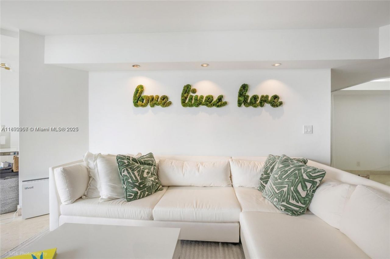 16425 Collins Ave, Unit 512, Sunny Isles Beach, FL 33160 Photo