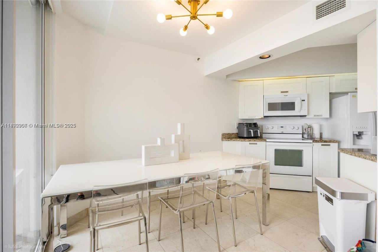 16425 Collins Ave, Unit 512, Sunny Isles Beach, FL 33160 Photo