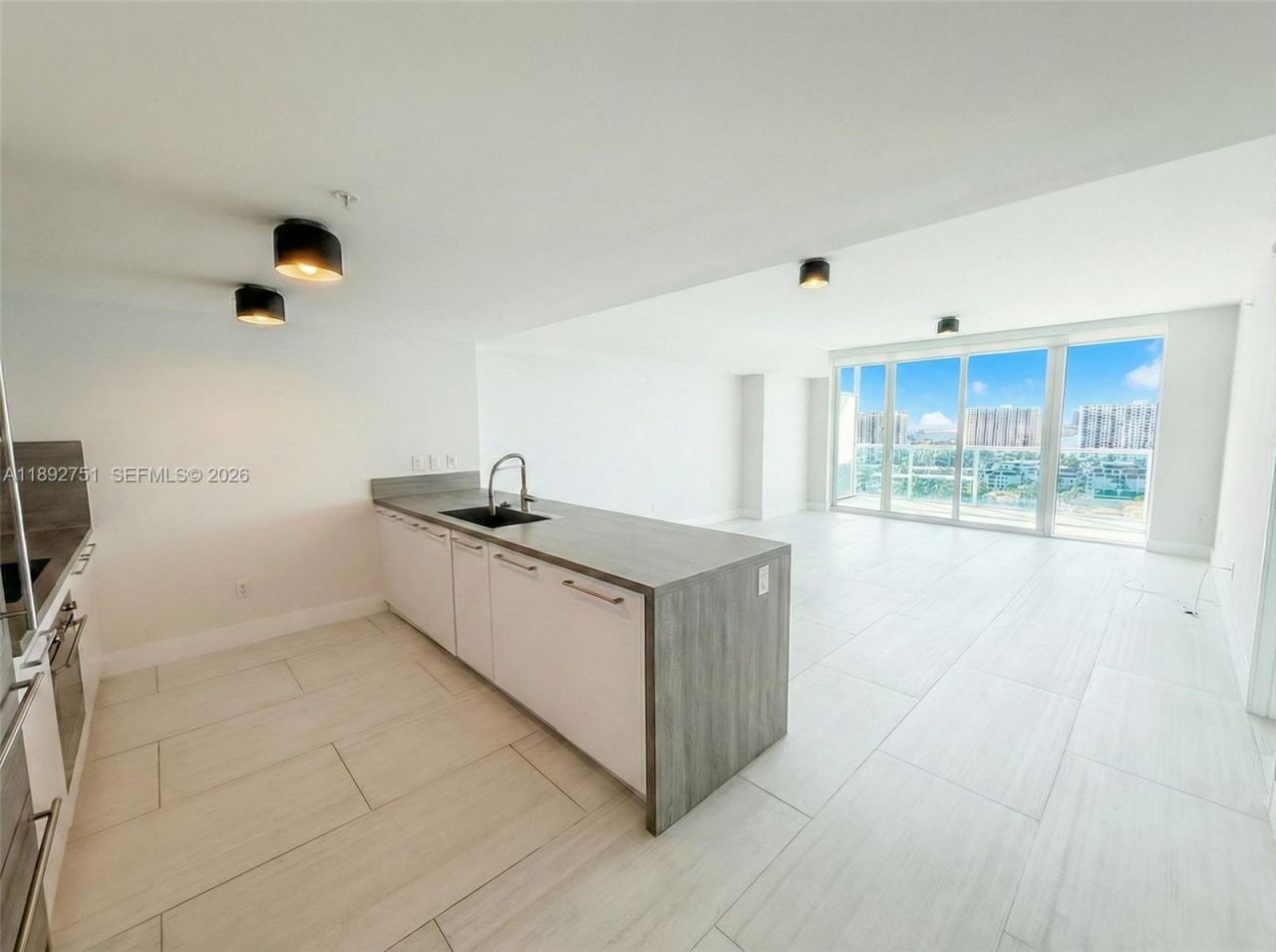 400 Sunny Isles Blvd, Unit 1621, Sunny Isles Beach, FL 33160 Photo