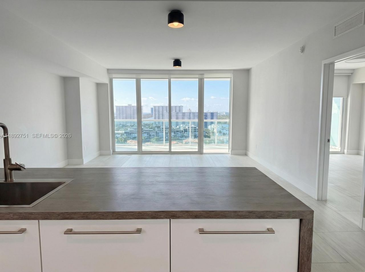 400 Sunny Isles Blvd, Unit 1621, Sunny Isles Beach, FL 33160 Photo