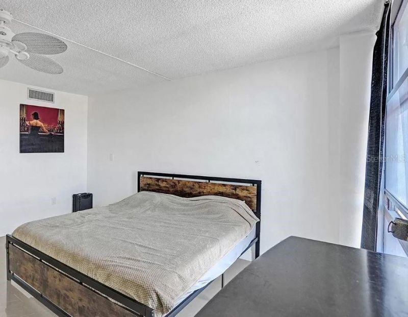 3675 N Country Club Drive, Unit 2110, Miami, FL 33180 Photo