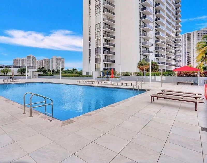 3675 N Country Club Drive, Unit 2110, Miami, FL 33180 Photo