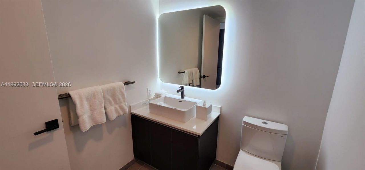 227 NE 2nd St, Unit 2907, Miami, FL 33132 Photo