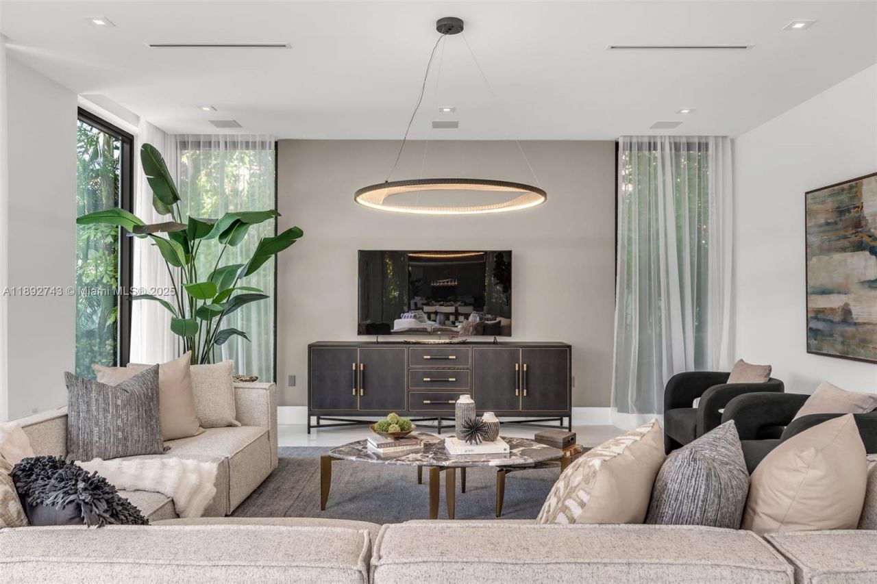 124 Park Dr, Bal Harbour, FL 33154 Photo