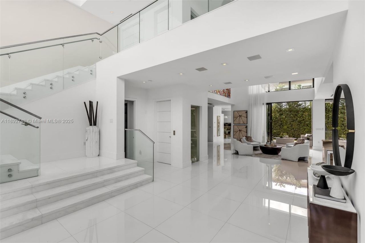 124 Park Dr, Bal Harbour, FL 33154 Photo