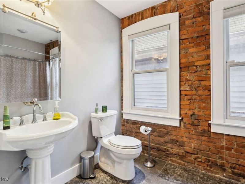 801 Literary Road, Cleveland, OH 44113 Photo 14