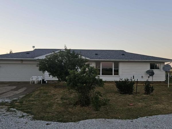 11283 E IL HWY 9, Ellisville, IL 61431