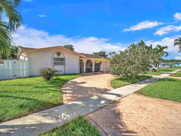 7950 NW 8th Ct, Margate, FL 33063