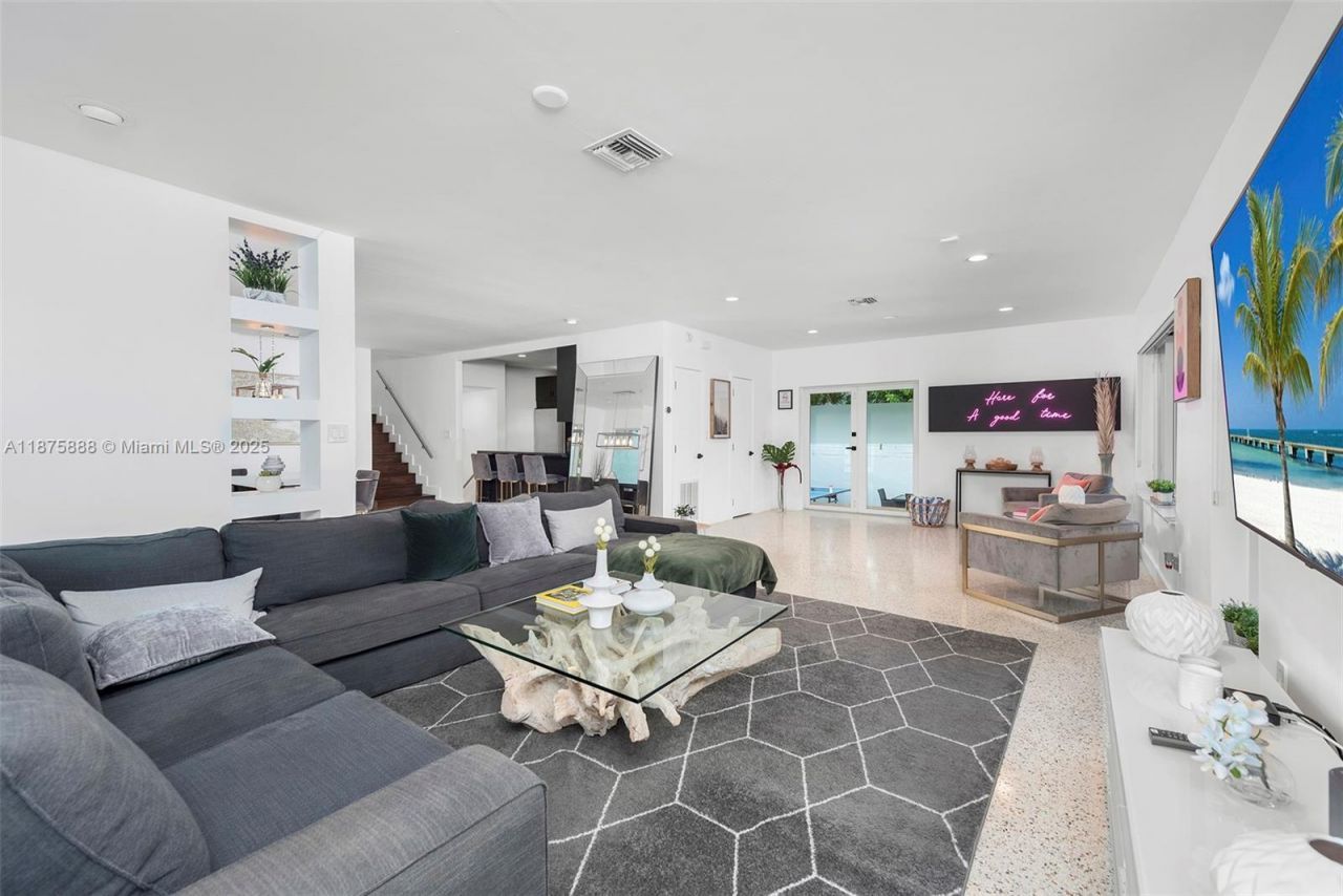 1019 NE 87th St, Miami, FL 33138 Photo