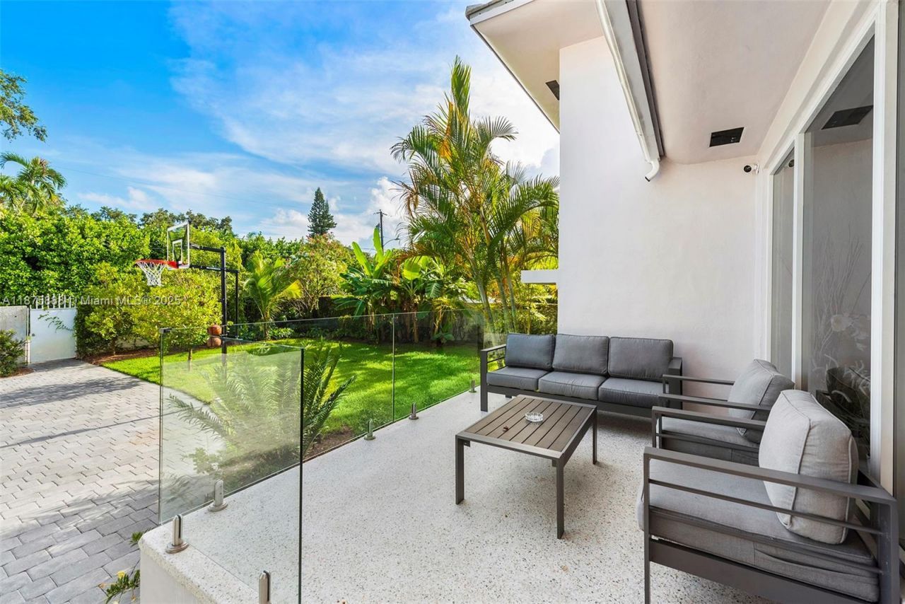 1019 NE 87th St, Miami, FL 33138 Photo