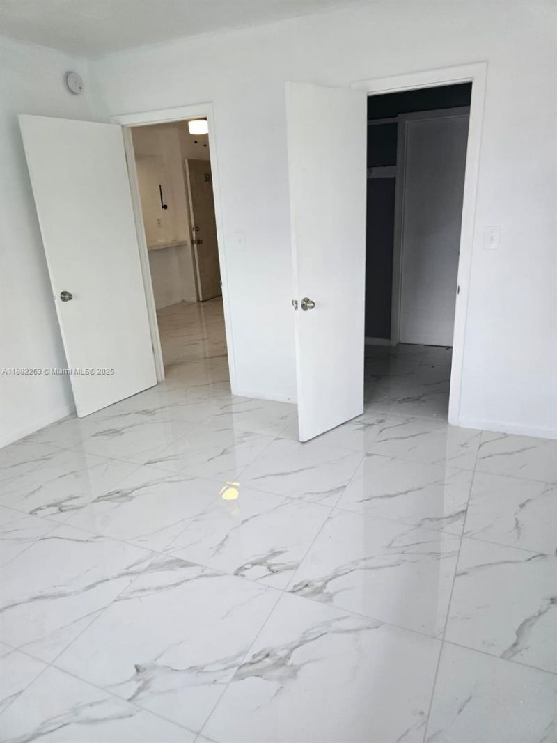 2285 NE 172nd St, North Miami Beach, FL 33160 Photo