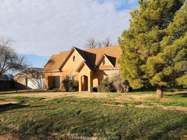 411 N McKinley, Rotan, TX 79546