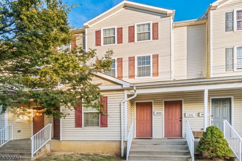 122 Remsen Ave, New Brunswick, NJ 08901 Main Photo