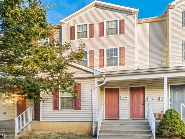 122 Remsen Ave, New Brunswick, NJ 08901
