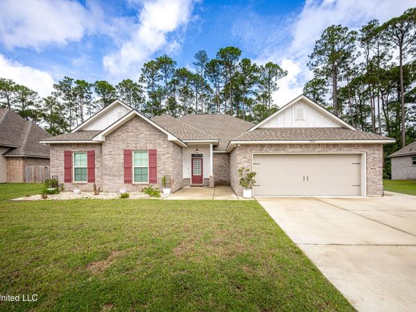 9387 Taylor Place, Ocean Springs, MS 39564