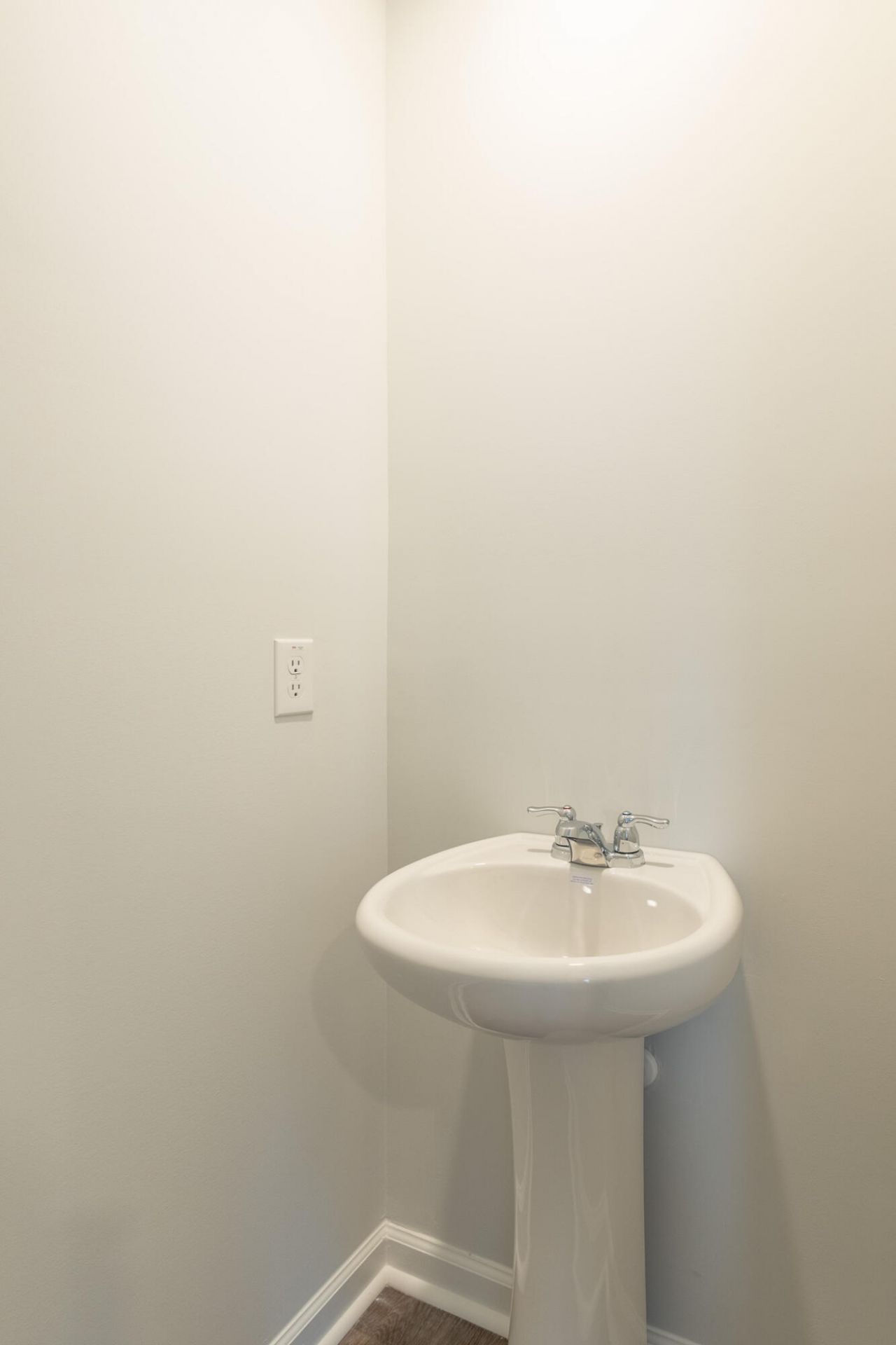 213 Seele Street Photo 12