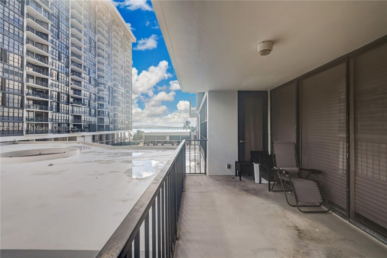 1901 Brickell Ave, Unit B413, Miami, FL 33129 Photo