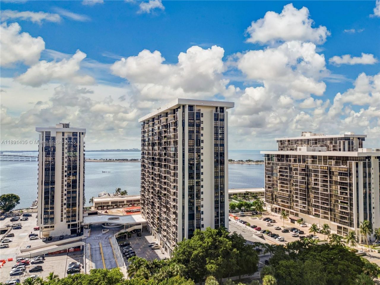 1901 Brickell Ave, Unit B413, Miami, FL 33129 Photo