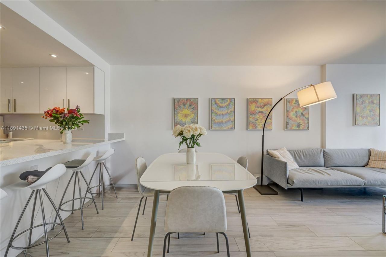 1901 Brickell Ave, Unit B413, Miami, FL 33129 Photo