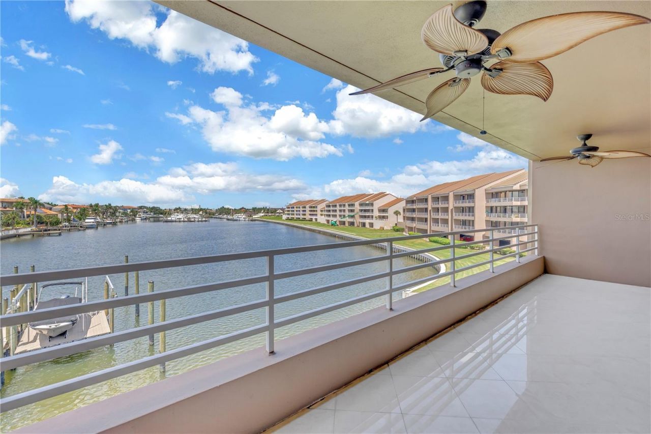 2775 Kipps Colony Drive S, Unit 204, Saint Petersburg, FL 33707 Main Photo