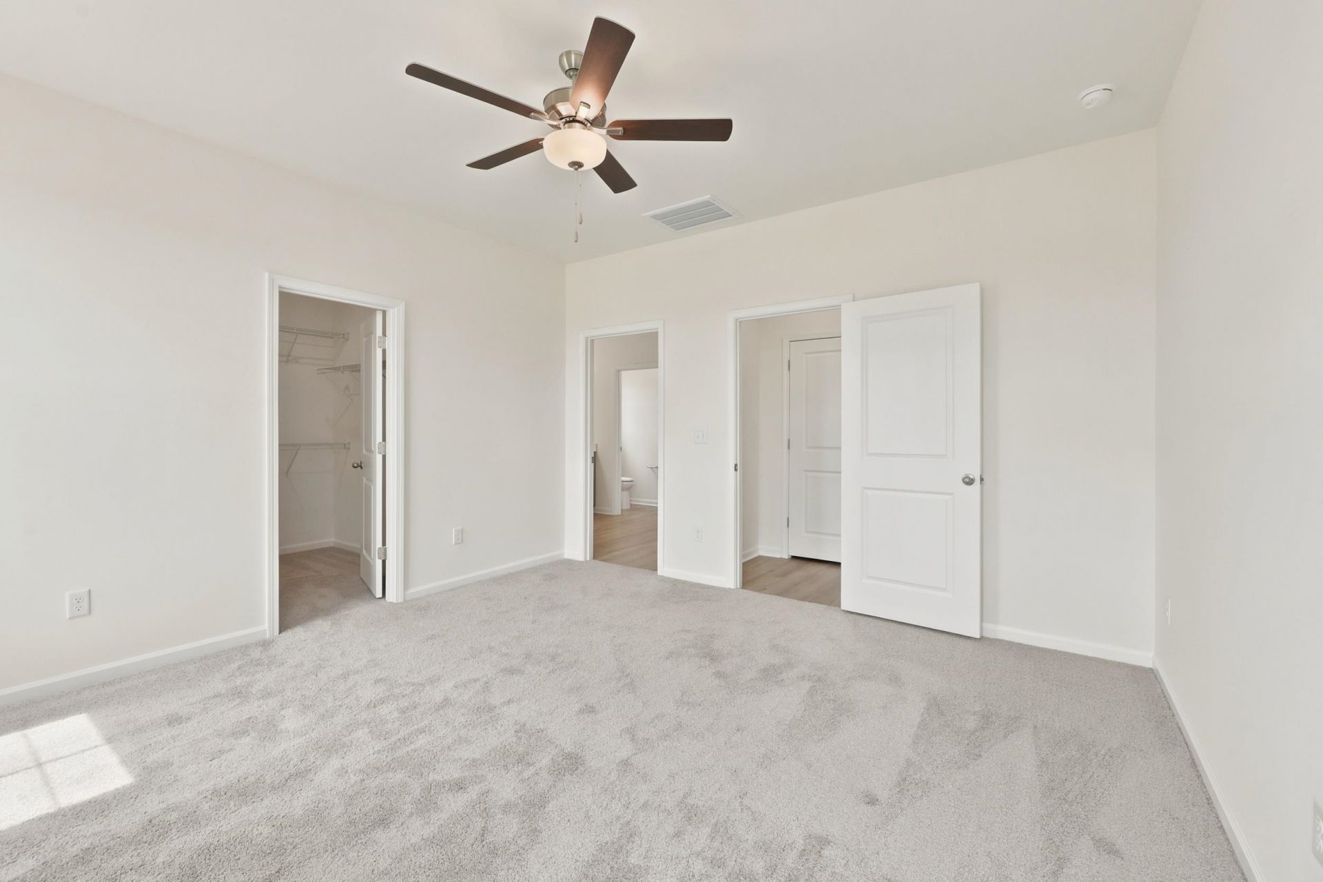 208 Blue Wing Court Photo 18