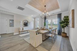 208 Blue Wing Court photo 4