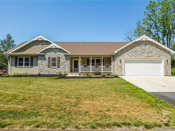 8437 Roosevelt Drive, Gasport, NY 14067
