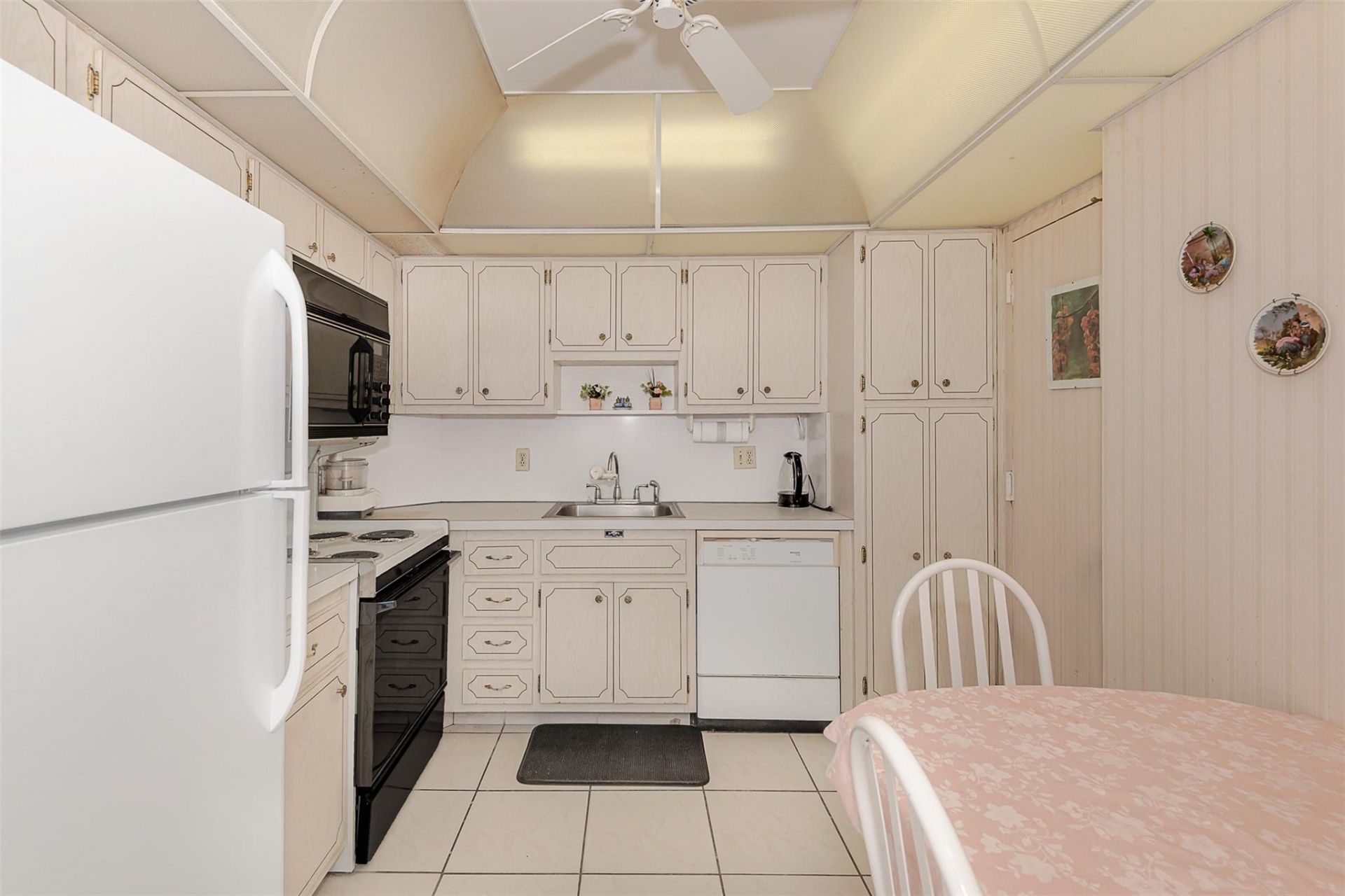 1980 S Ocean Drive, Unit 22P, Hallandale Beach, FL 33009 Photo