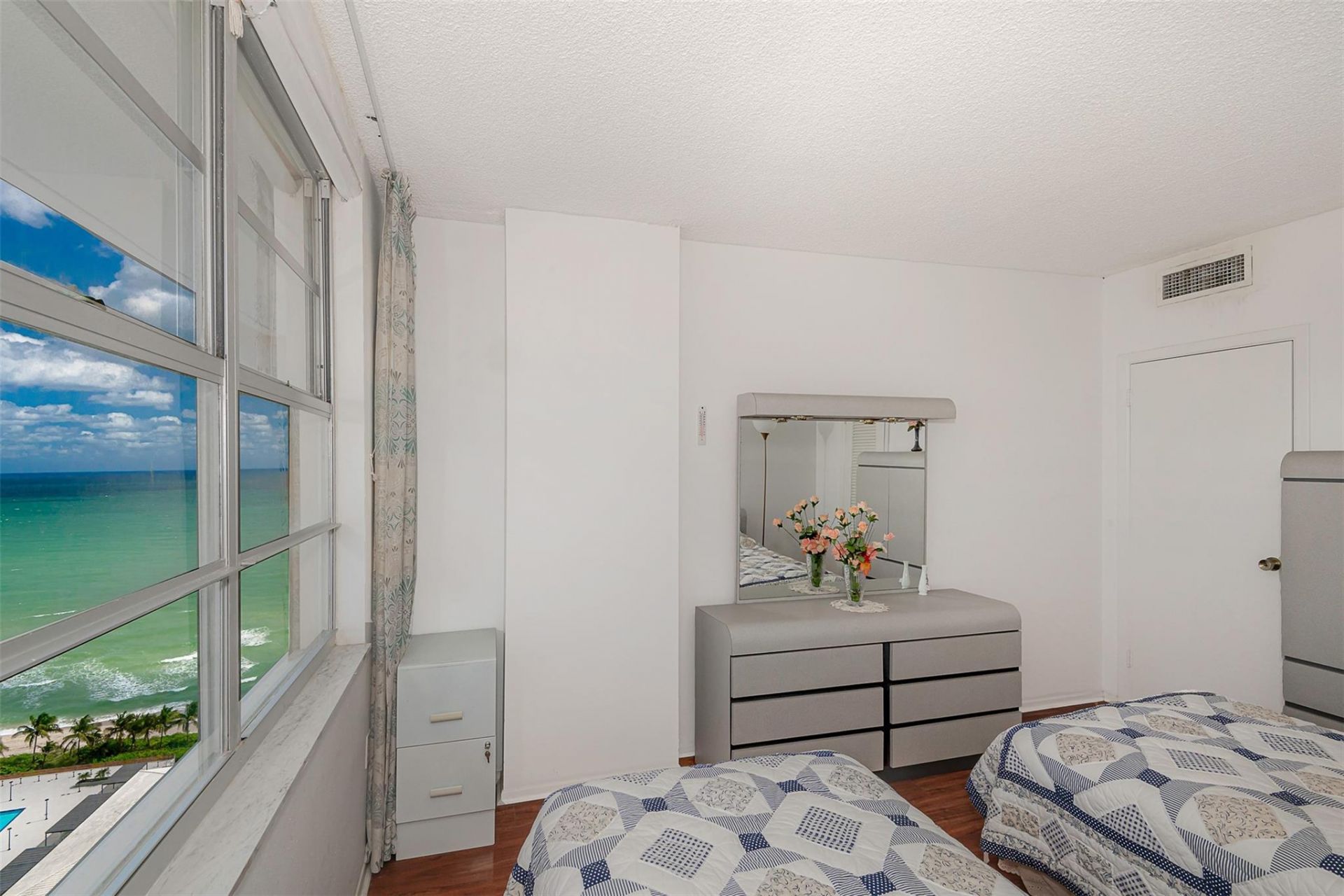 1980 S Ocean Drive, Unit 22P, Hallandale Beach, FL 33009 Photo