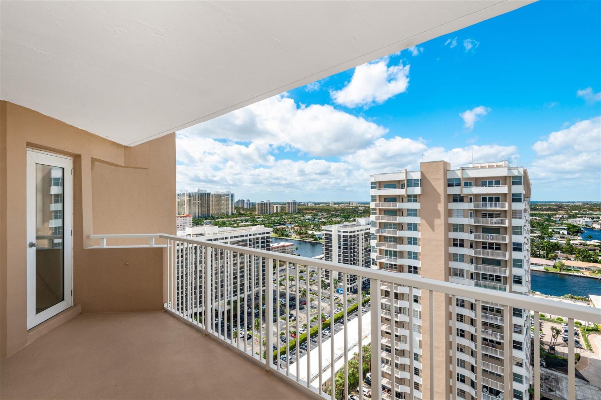 1980 S Ocean Drive, Unit 22P, Hallandale Beach, FL 33009 Photo
