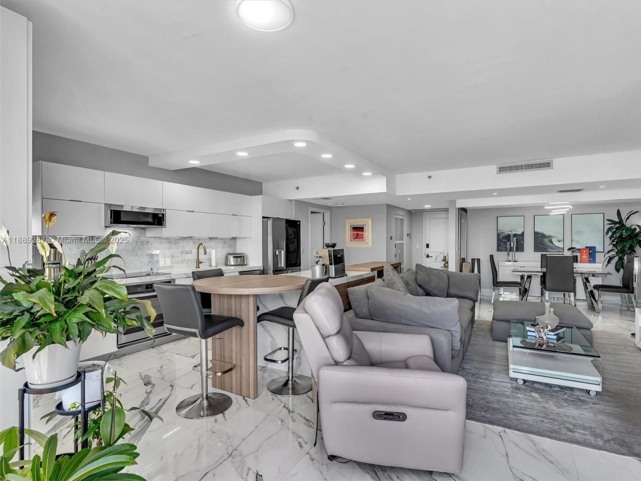 20191 E Country Club Dr, Unit 511, Aventura, FL 33180 Photo