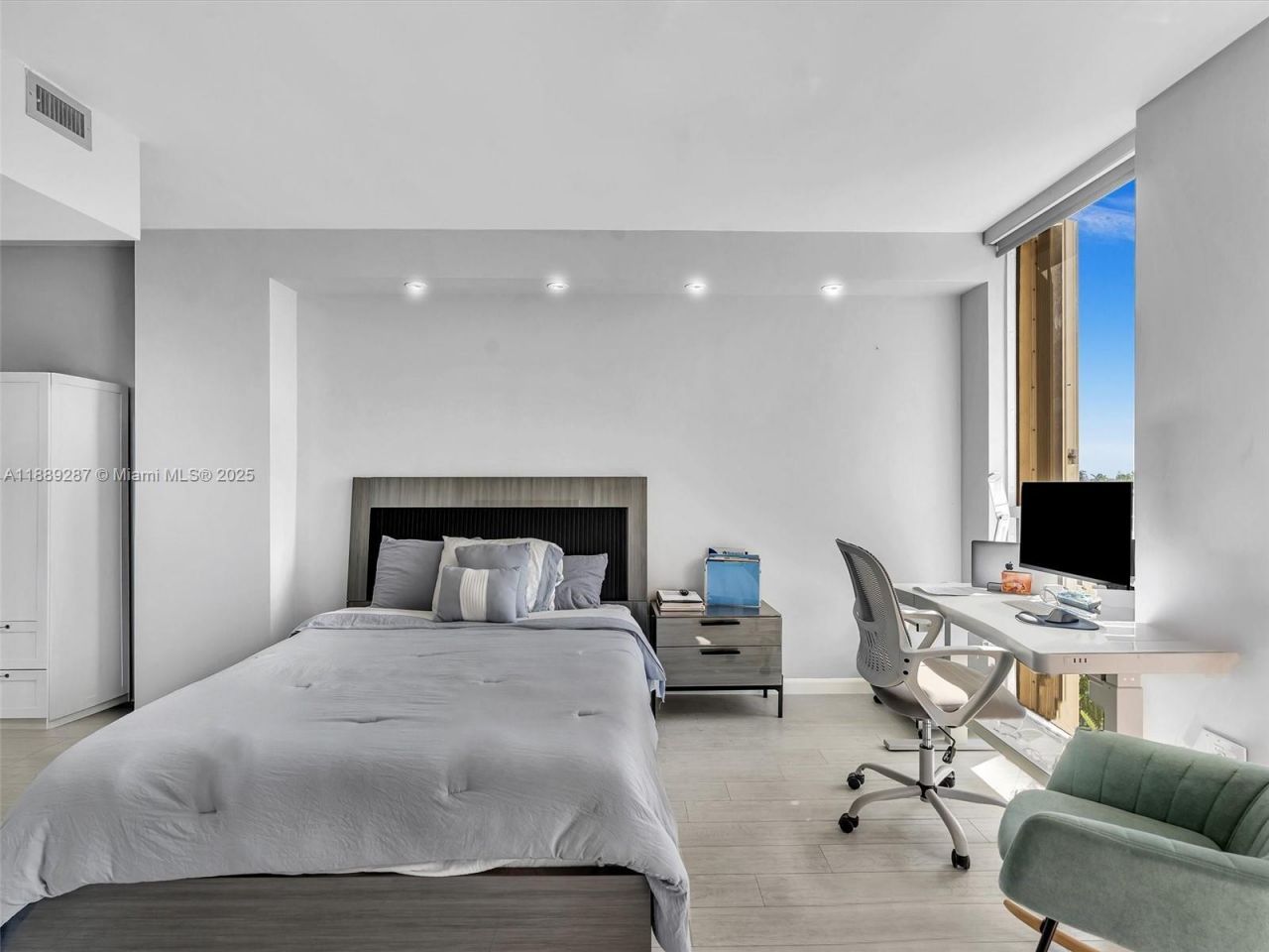 20191 E Country Club Dr, Unit 511, Aventura, FL 33180 Photo