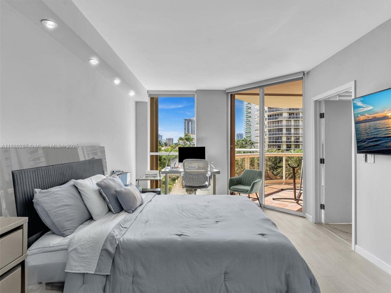 20191 E Country Club Dr, Unit 511, Aventura, FL 33180 Photo