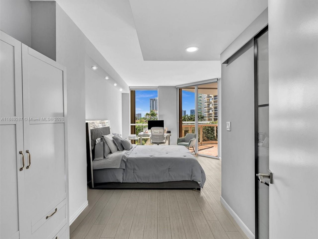 20191 E Country Club Dr, Unit 511, Aventura, FL 33180 Photo