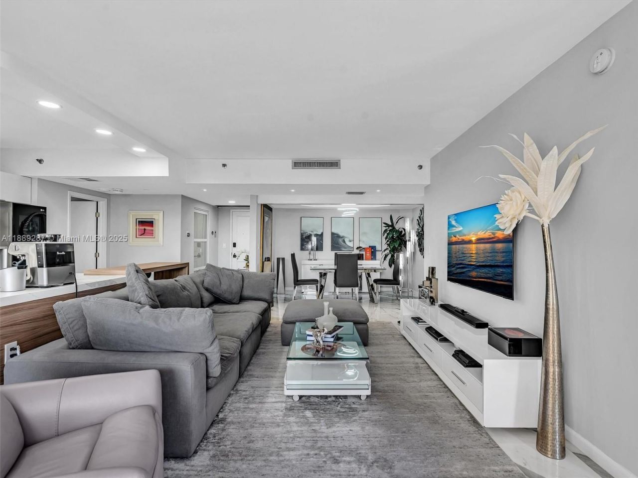 20191 E Country Club Dr, Unit 511, Aventura, FL 33180 Photo