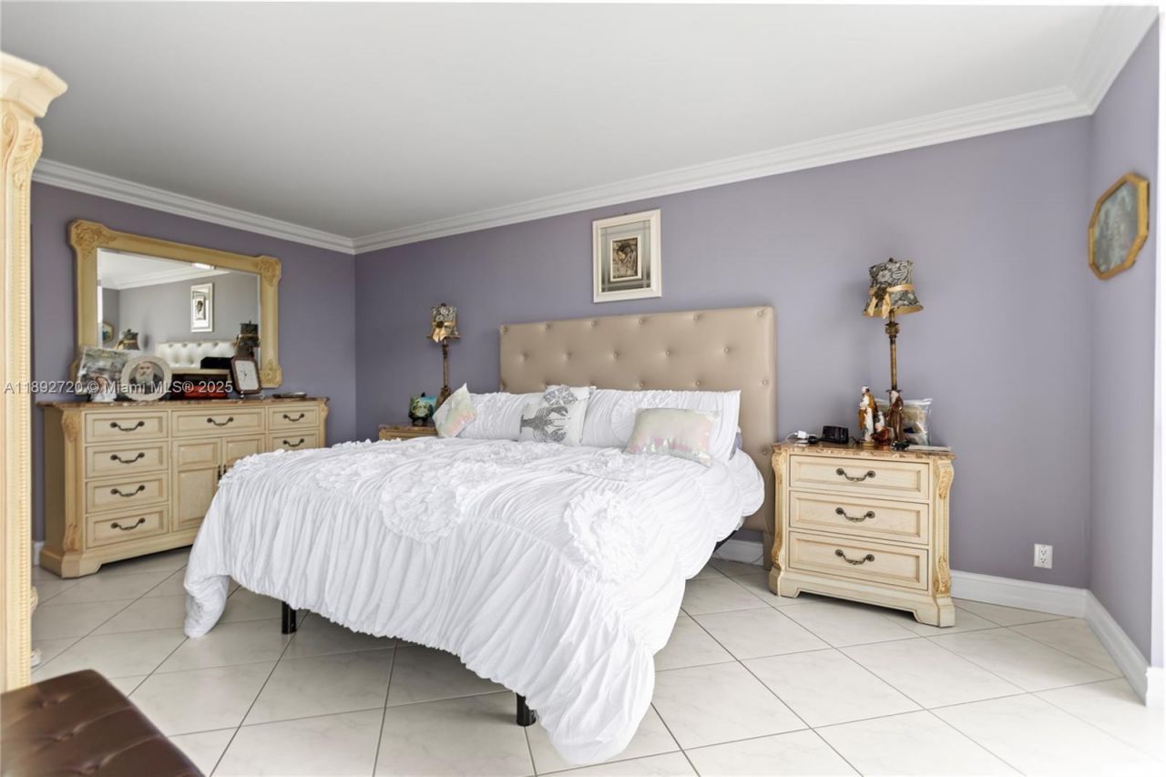 3598 Yacht Club Dr, Unit 1004, Aventura, FL 33180 Photo