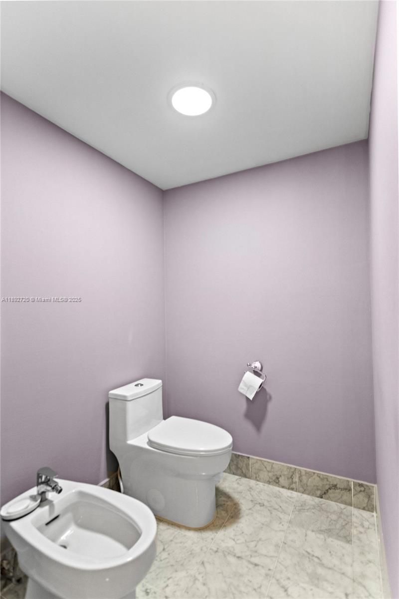 3598 Yacht Club Dr, Unit 1004, Aventura, FL 33180 Photo