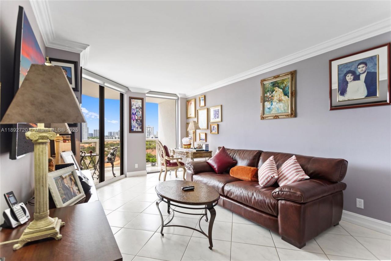 3598 Yacht Club Dr, Unit 1004, Aventura, FL 33180 Photo